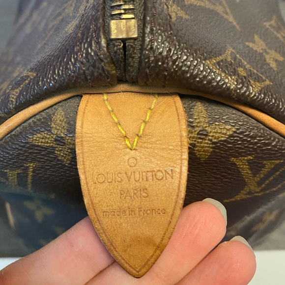 ✨SOLD✨AUTHENTIC LOUIS VUITTON SPEEDY 40✨ - Picture 4 of 10
